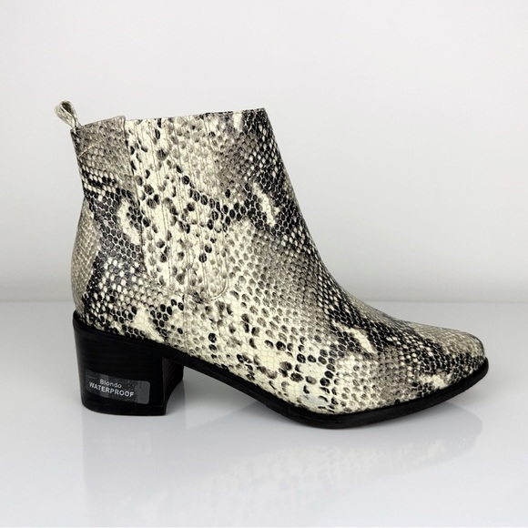 Blondo Women's Elvina Snake Print Leather Ankle Boots Gray Size 9.5 - Picture 3 of 13